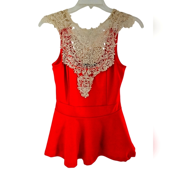 Top - Picture 1 of 2